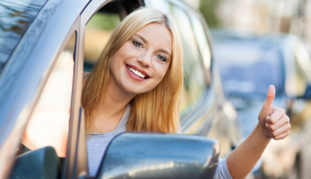 девушка в авто